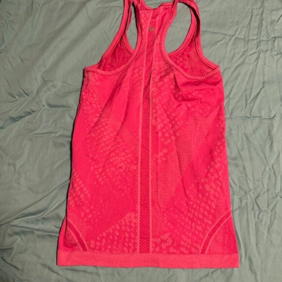 Lululemon Size 4 bright pink run swiftly tank top - Picture 3 of 3